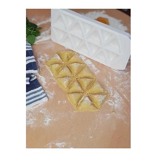 Pratik Mantı Ravioli Kalıbı  Üçgen Mantı Kesme Mantı Aparatı