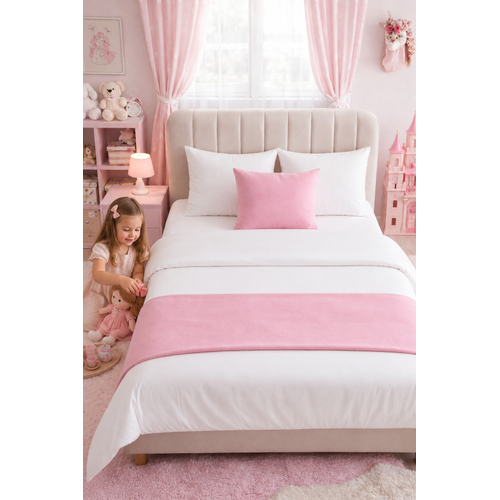 Pembe- �ocuk odas� runner tak�m�. 1 Runner + 1 k�rlent k�l�f�ndan olu�ur.