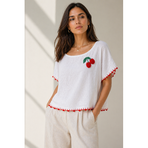 Muslin bluz, % 100 pamuklu, beyaz, i� g�stermez  kenar� el i�i d���k kol