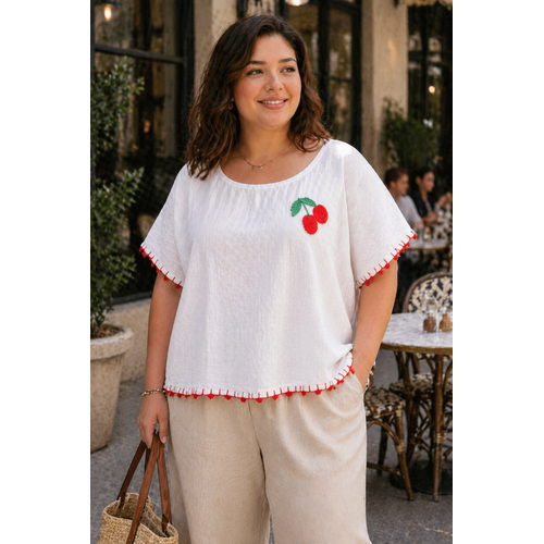 Muslin bluz, % 100 pamuklu, beyaz, i� g�stermez  kenar� el i�i d���k kol
