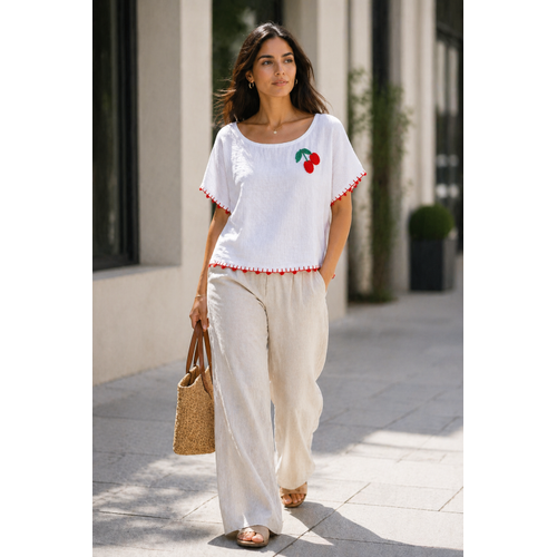 Muslin bluz, % 100 pamuklu, beyaz, i� g�stermez  kenar� el i�i d���k kol