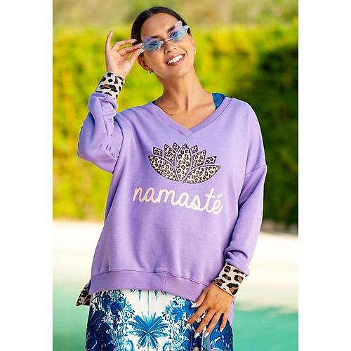 LEOPAR JAKAR NAMASTE DESENL MOR V YAKA SWEATSHIRT