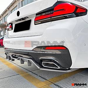 BMW G30 Serisi � G30 LCI M Sport Dif�z�r Parlak Karbon