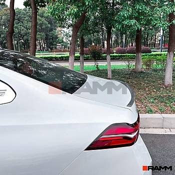 BMW G60 BAGAJ SPOLER PARLAK  KARBON