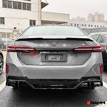 BMW G60 BAGAJ  SPOLER PARLAK  KARBON