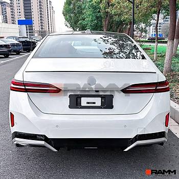 BMW G60 BAGAJ SPOLER PARLAK  KARBON