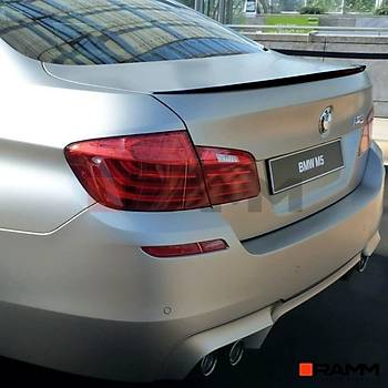 BMW F10 M BAGAJ SPOLER  PARLAK  SYAH