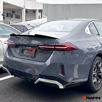 BMW G60 M4 BAGAJ SPOLER  PARLAK  KARBON