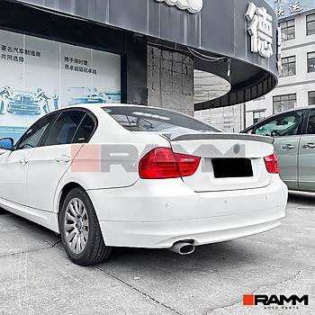 BMW F30 F31 M PAKET BAGAJ SPOLER PARLAK  SYAH