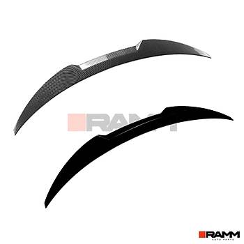 BMW E90 M4 BAGAJ SPOLER PANO BLACK