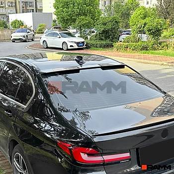 BMW G30 TAVAN SPOYLER PARLAK  KARBON