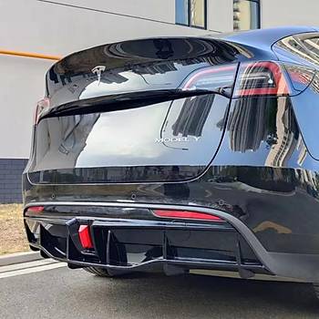 Tesla Model Y Arka Tampon Spoyleri, Yapkanl ve Ikl Arka Difzr, MatParlak Siyah Renk