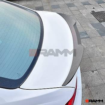 BMW E90 BAGAJ M4 SPOLER PARLAK KARBON