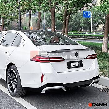 BMW G60 BAGAJ SPOLER  PARLAK  KARBON