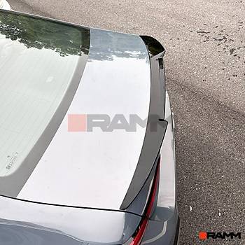 BMW G60 M4 BAGAJ SPOLER  PARLAK  SYAH