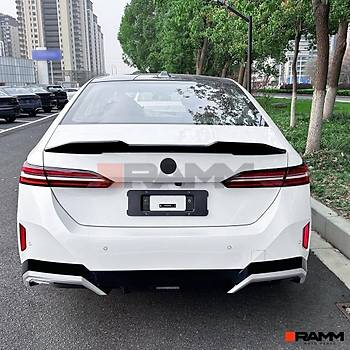 BMW G60 BAGAJ SPOLER  PARLAK  SYAH