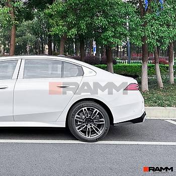 BMW G60 BAGAJ SPOLER  PARLAK  SYAH