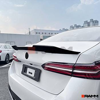 BMW G60 BAGAJ SPOLER  PARLAK  SYAH