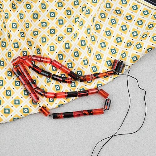 S�kma Kehribar Kesme Kesim 6x10mm Tesbih P�sk�ls�z Siyah K�rm�z�