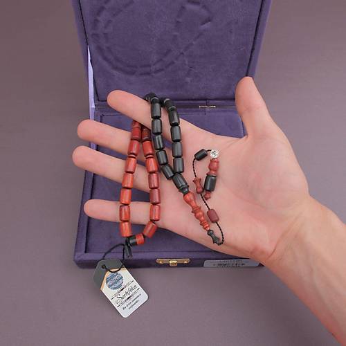 Black Wood ve K�rm�z� Sandal A�ac� Usta ��i �mzal� Kaps�l Kesim 9x13mm Tesbih