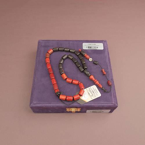 Black Wood ve K�rm�z� Sandal A�ac� Usta ��i �mzal� Kaps�l Kesim 9x13mm Tesbih