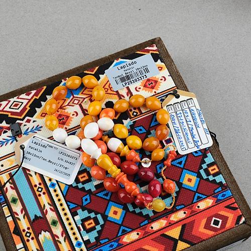 Katalin Bonibon Usta ��i �mzal� Tombul Beyzi 10x13mm Tesbih