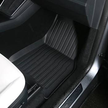 Tesla Juniper Paspas Tak�m� �n ve Arka Set Olarak �izgili Desenli, Siyah Renk Se�ene�i �le