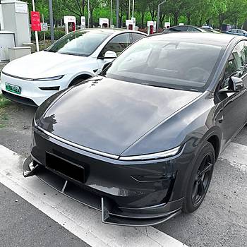 Tesla Juniper  �n Tampon Tek Par�a Alt Spoyler,  Parlak Siyah Renk