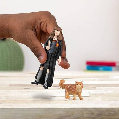 42635 Schleich - Hermione Granger ve Crookshanks - Harry Potter Serisi +3 ya�