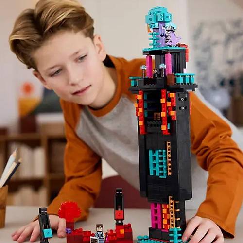 21279 Lego Minecraft Enderman Kulesi 867 par�a +9 ya�