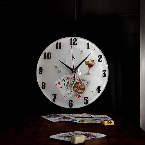 PELNCE - skambil Kad, Poker, Zar, Oyun Kartlar Temal Epoksi Duvar Saati - 30 cm - Beyaz Renk