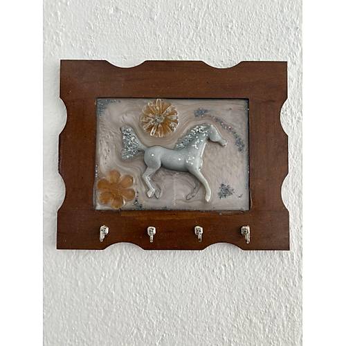 PELNCE - Gm At Figrl  - Epoksi Ahap Anahtar Askl (Tek rn) - Ebat : 24 x 29 cm