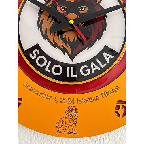PELNCE - Osimhen Solo Il Gala Sar Renk - Taraftar Duvar Saati (Ahap & Epoksi) - 40 cm