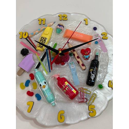PELNCE KIDS  Renkli Malzemelerle Dolu Epoksi ocuk Odas Duvar Saati  Sar Renk Rakaml - 30 cm