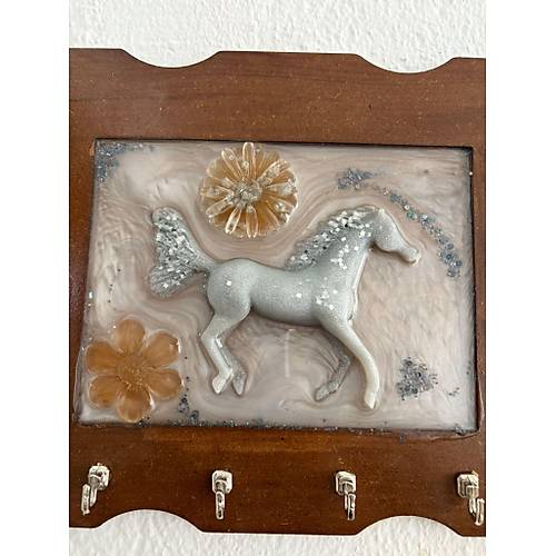 PELNCE - Gm At Figrl  - Epoksi Ahap Anahtar Askl (Tek rn) - Ebat : 24 x 29 cm
