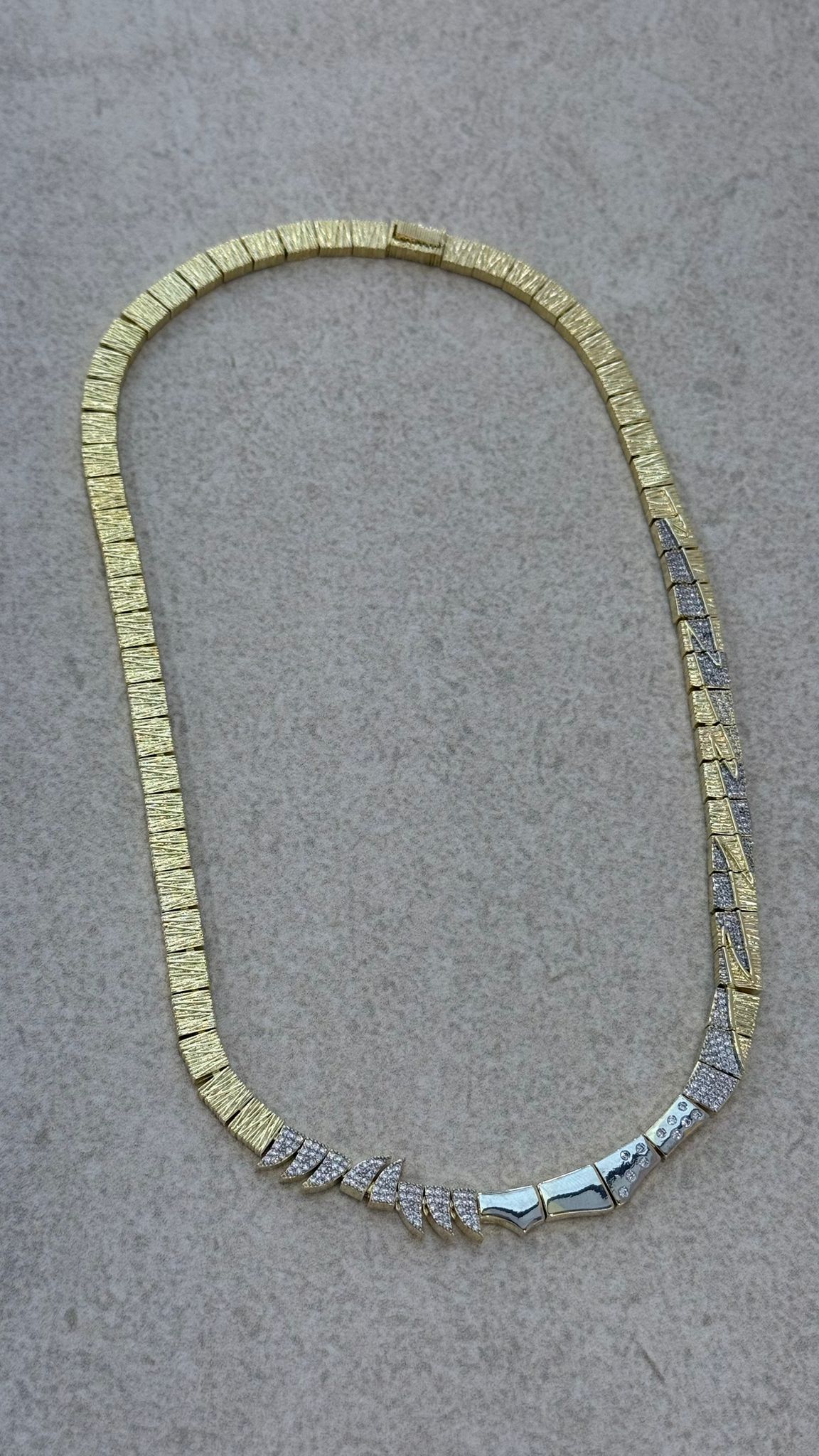 Bujiteri Kolye