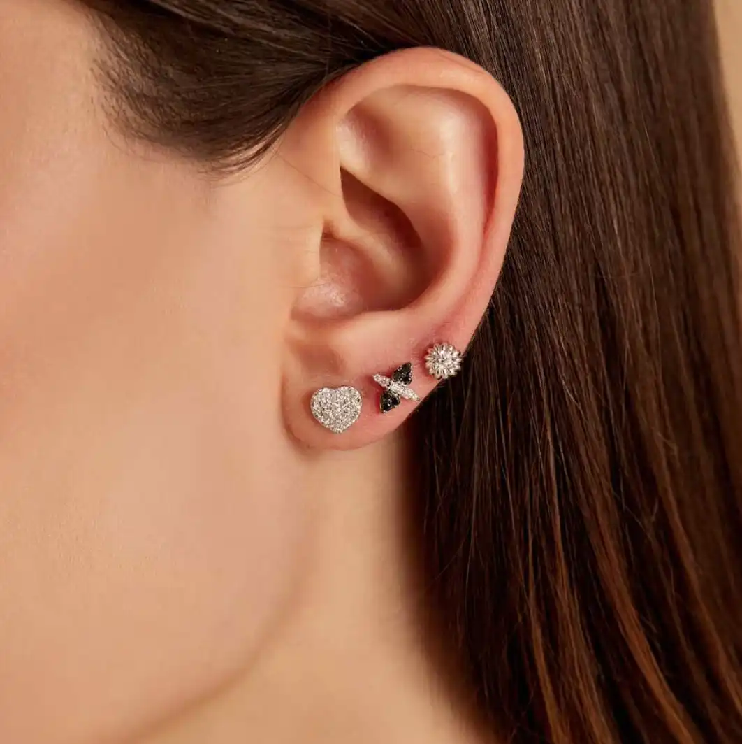 Siyah Pırlantalı Yonca Piercing Küpe