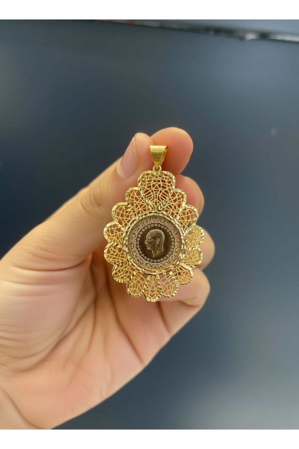 10.30 gr (GRAM) Füzyon Yarım Altın Kolye Ucu 22 Ayar Altın