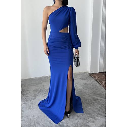 Tek Kol Derin Yrtmal Krep Gece Elbisesi Zmrt Yeil Abiye