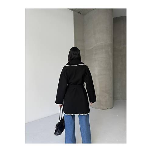 Nak�� Detayl� Kemerli Yumu�ak Siyah Ceket