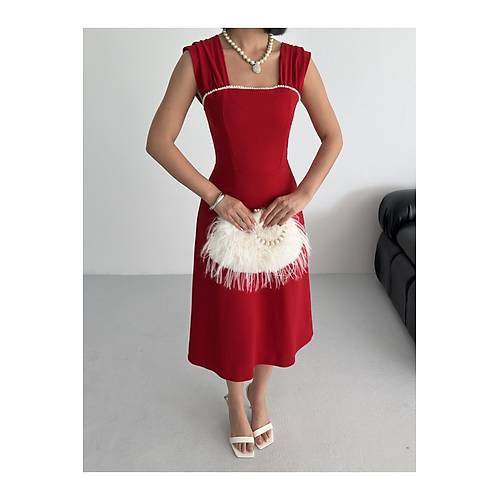 zel Tasarm nce Detay Krmz Midi Elbise