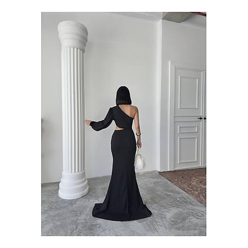 Tek Kol Derin Yrtmal Krep Gece Elbisesi Zmrt Yeil Abiye