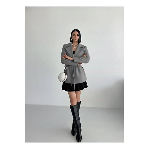 Siyah Ba�lama Detayl� Rahat Kal�p Ka�mir H�rka/Ceket