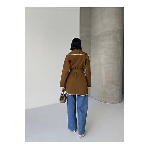 Nak�� Detayl� Kemerli Yumu�ak Siyah Ceket