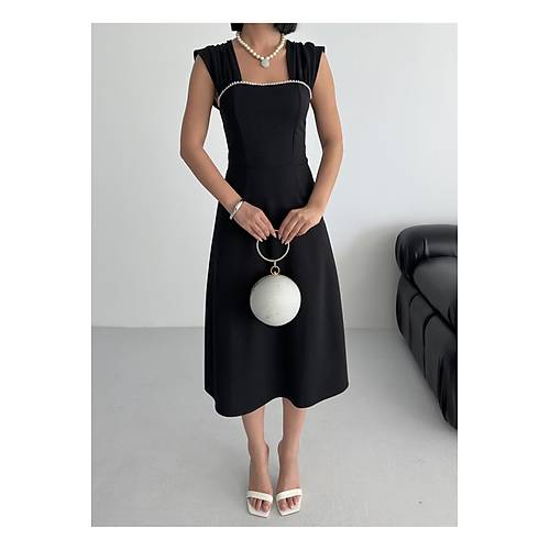 zel Tasarm nce Detay Krmz Midi Elbise