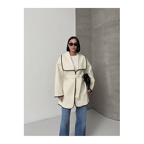 Nak�� Detayl� Kemerli Yumu�ak Siyah Ceket