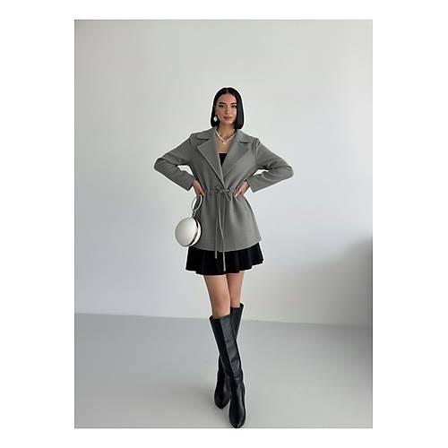 Siyah Ba�lama Detayl� Rahat Kal�p Ka�mir H�rka/Ceket