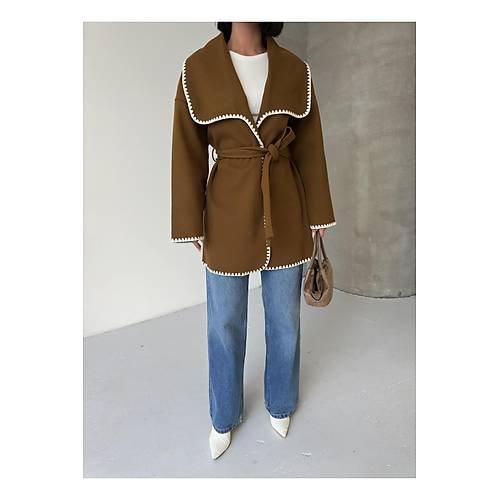 Nak�� Detayl� Kemerli Yumu�ak Siyah Ceket