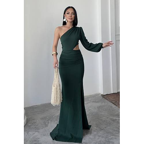 Tek Kol Derin Yrtmal Krep Gece Elbisesi Zmrt Yeil Abiye