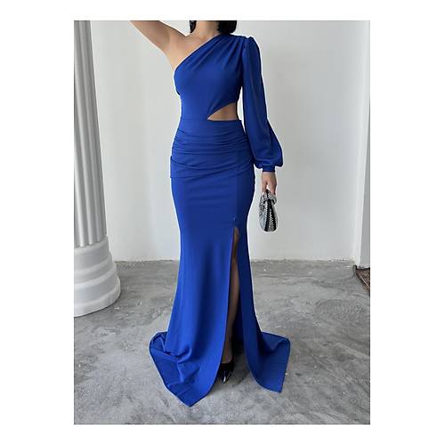 Tek Kol Derin Yrtmal Krep Gece Elbisesi Zmrt Yeil Abiye